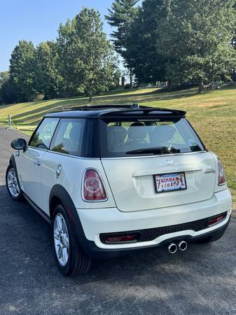 Mini Cooper S, 2013, pocos kilómetros y poco uso - $12.500 (Boston)63469755480321121