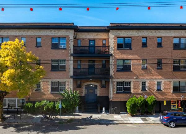 $1,299 / 1br - 1 Bedroom in Walkable Slabtown + Pets OK, Lots of Natural Light & More (Slabtown)63914740920323124