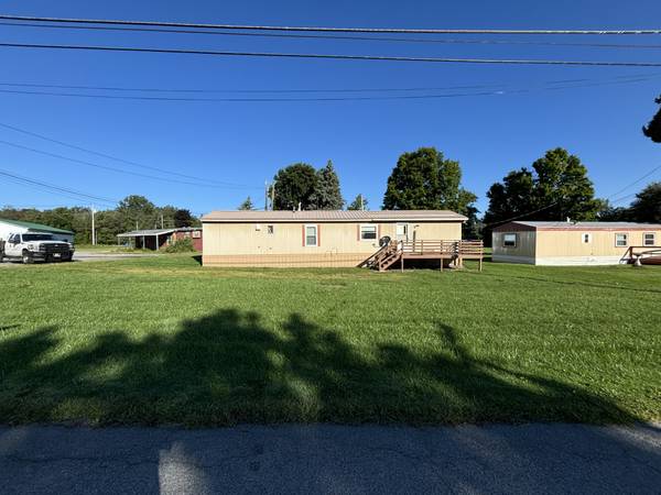 Manufactured Home 2 bdrm – Move In Ready
$11,900
Castile Manufactured Home 2 bdrm – Move In Ready
$11,900
Castile