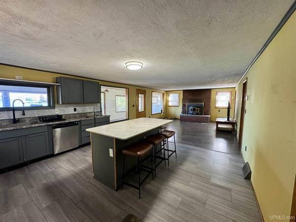 $234,500 2 BR, 1 BA On Camp Lake 120' of frontage MLS 50191060 (Iron River)64151608921857123