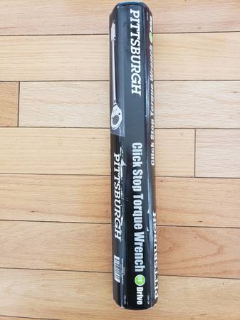 PITTSBURGH 1/2 in. Drive 20-150 ft. lb. Click Torque Wrench 1