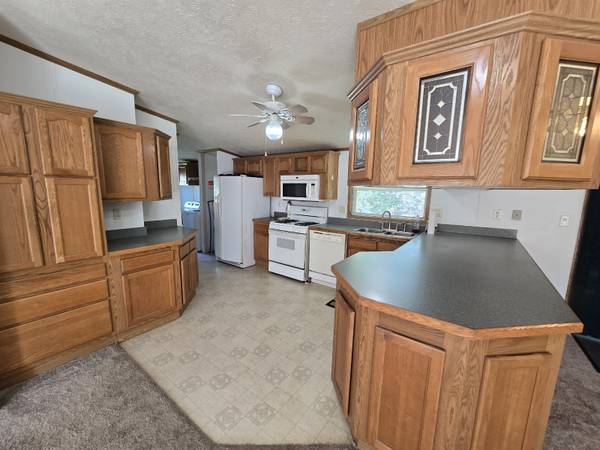 $94,900 / 3br - 1456ft2 - Absolutely Beautiful!   Garage!  Available Immediately! (Chaska)64003961549955122