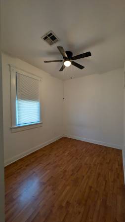 $650 / 2br - Room available in 2 bed / 1 bath pocket hallway shotgun (7th ward)63792197001217123