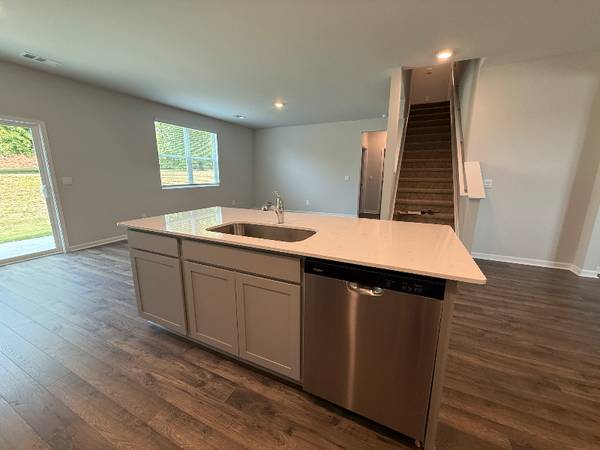 $2500.00 / 5br - 2511ft2 - Nuevo (sep. 2025) 5 habitaciones, 3 baños completos con garaje para dos autos, apto para mascotas63680301280257124
