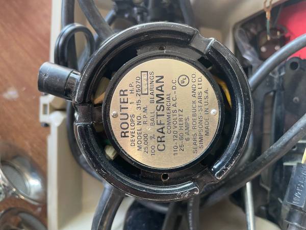 Craftsman router in carrying case 1 hp,  mint condition - $60 (Midlothian)63471433817217122