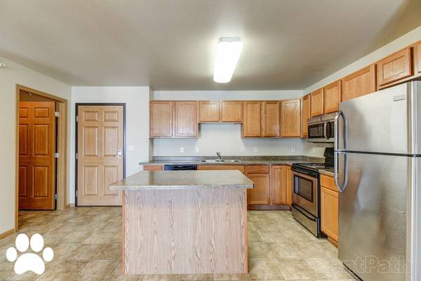 $1,010 / 1br - 812ft2 - Free Wi-Fi, Stainless Steel Appliances, 1bd 1ba (3414 21st Ave NW, Minot, ND)63894675237890124