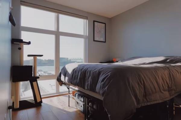 $1,400 / 734ft2 - Spacious 1 bedroom condo in East Boston! (East Boston)63996547569027121