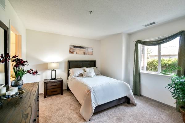 $1,835 / 2br - 978ft2 - New Season, New Apartment! (2330 Samson Way, Waukegan, IL)63846719528321120