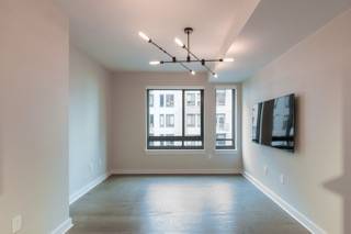 $2,500 / 1br - 700ft2 - Luxury Apartment - 1 bed 1 bath in Navy Yard - 700 sq feet (Navy Yard, Washington DC)63822092337027124