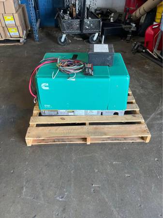 Onan 5500 RV Generator, Transfer switch, exhaust with 6.0 hours 1