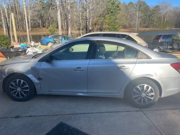 2011 Chevy Cruze - $1,400 (Ellenwood)63620566917889123