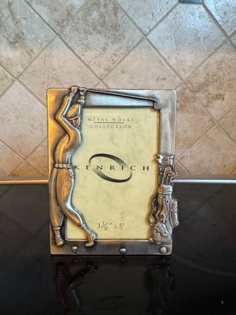 Kenrich Metal Works Collection Frame golfer 1