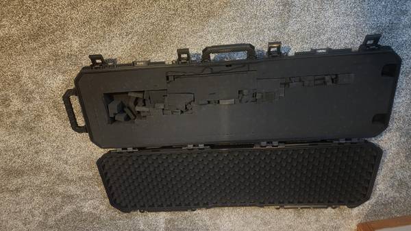 Gun case Wheeled case n rifle case great Shape 1