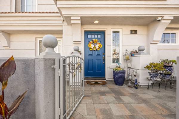 $1,499,000 / 3br - 1800ft2 - Charming Detached Condo on Rarely Available N. Cleveland St. (Oceanside)63954709756290121