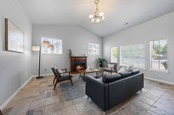 $1,021 / 1br - Playground, Pet Friendly w/ Designated Pet Area (222 9th Ave, Moses Lake, WA)63793059758337122