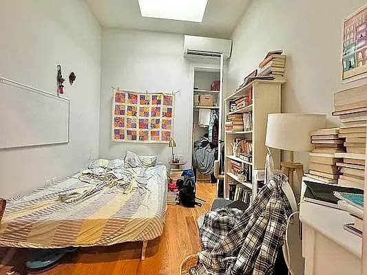 $3,800 / 3br - 3 Bed Apt with Skylight and Huge Rooms! (Brooklyn)63661271294851124
