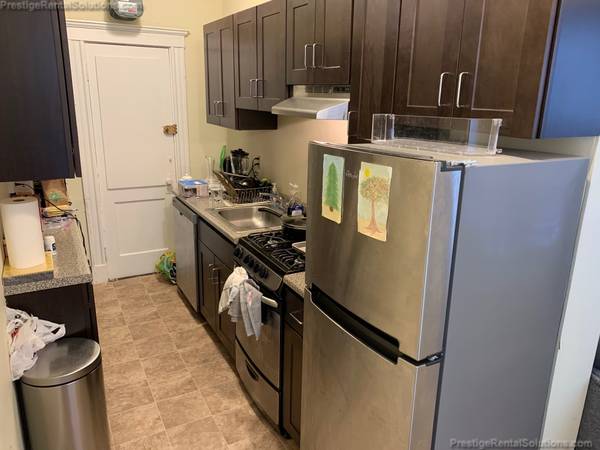 $1,995 Estudio moderno excelente - SIN COMISIÓN - Calefacción / Agua caliente incluidos - Lavandería - Cerca del tren - Se aceptan gatos (Allston)63996404921986121