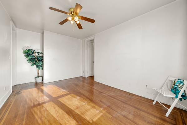 $400,000 / 2br - Washington Heights/Riverside Drive Sundrenched Top Floor 2 Bedroom (Inwood / Wash Hts)63912046791810123