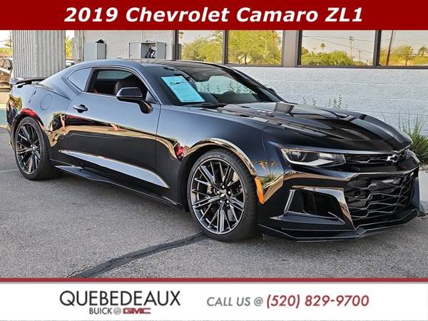 2019 Chevrolet Camaro Mosaic Black Metallic Llame Hoy! - $63680.00 (3566 E Speedway Blvd, Tucson, AZ 85716)636119128235531222