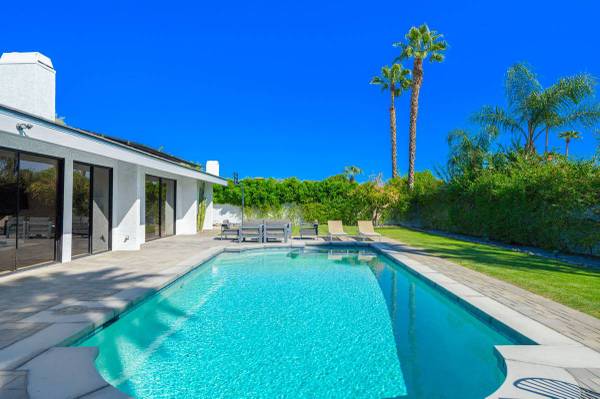 $2,100 / 2br - 2898ft2 - 2br - 2898ft2 - Immaculate home, inside and out. Manicured landscaping (Rancho Mirage)63686209583491122