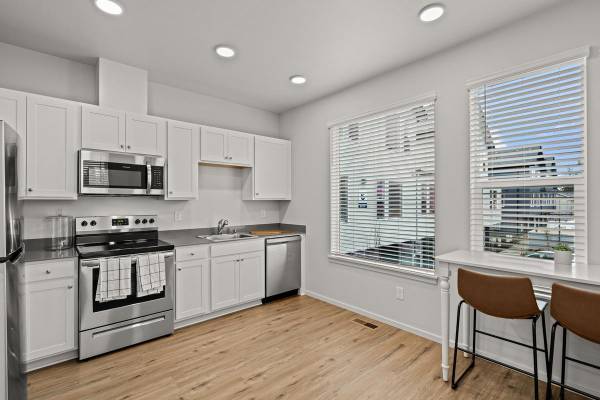 $2,255 / 3br - 1357ft2 - Fitness Center featuring Aktiv Xponential+ Equipment, Playground63831535486211123