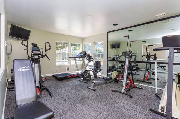 $1,865 / 2br - 898ft2 - Location matters! Discover 2 bed/1 bath in Bremerton's core. (Bremerton)63934289589763124