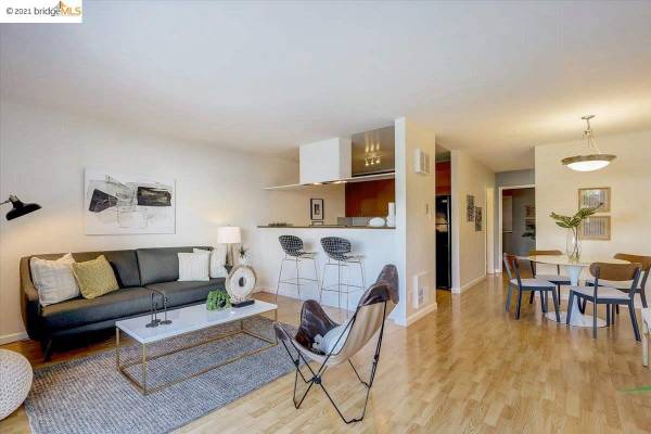 $1,500 / 1br - 668ft2 - Fantastic updated and sunny condo! One of the larger 1 bedroom units. (oakland west)64023721810435120
