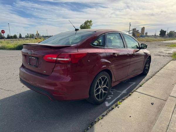 Ford Focus SE Sedán 4D 2016 - $4,900 (Real Deal Auto)63619328370819124