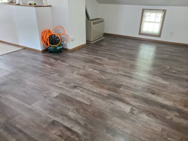 $950 / 2br - 2 dormitorios arriba con agua incluida (Menasha)63845966480003122