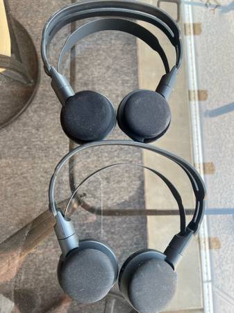 OEM Honda Odyssey Pilot wireless headphones 39597-TZ5-A010 Set Of 2 1