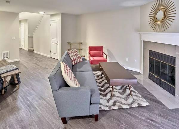 $2,895 / 3br - 1345ft2 - A cozy place for you and your pets to call home. Pet friendly! (Kent - Enatai Beach Park)63688549493891121