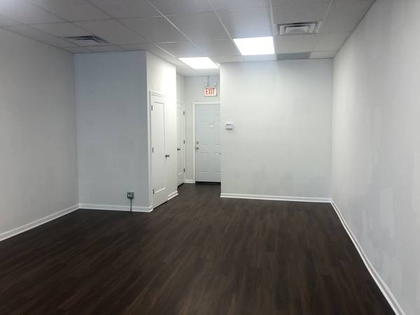 $1,200 / 1000ft2 - Office Space on 5833 W. Madison Ave Store Front (Austin)63918413670019121