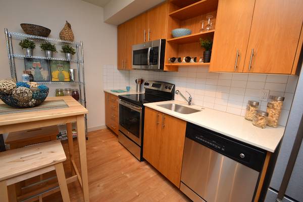 $1,395 / 1br - Live Local in the Heart of SE Portland @ Eastside 101! (SE Portland, Cesar Chavez, Laurelhurst)64039223602434121