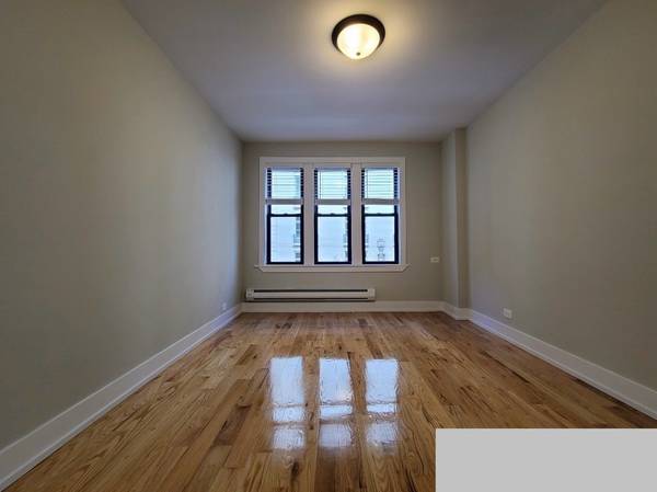 $2,445 / 2br - 2-bedroom re-let in Lakeview East - $2,445/mo - available 11/1! (Lakeview East)64041811934723123