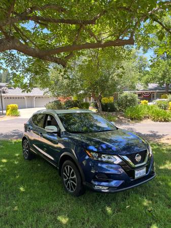 2022 Nissan Rogue Sport - solo 14.533 millas - $16.999 (Carmichael)63469630676995123