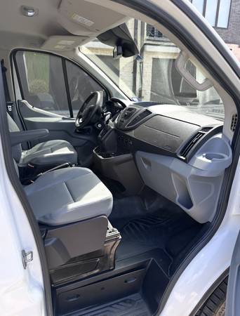 2016 Ford Transit 250 - Photo 10