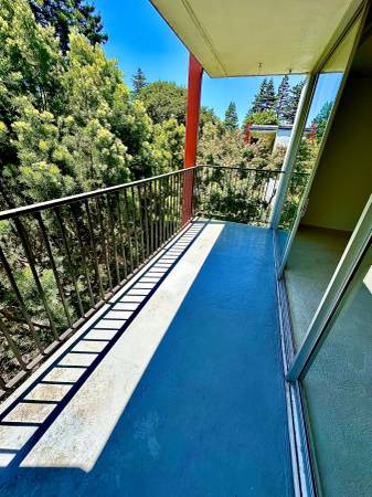 $3,750 / 2br - TOP-FLOOR + HUGE 2 bedrooms AMAZING VIEWS walk to Burlingame Avenue! (san mateo)63847325379587122