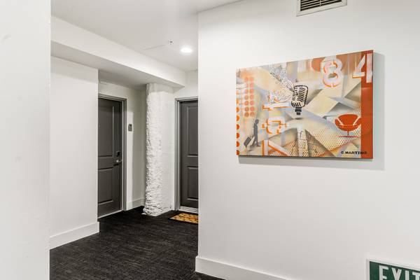 $2,480 / 800ft2 - SPACIOUS NINTH FLOOR LOFT WITH AMAZING VIEWS! ONE MONTH FREE! (1007 Fifth Ave, San Diego, CA)63819204885889123