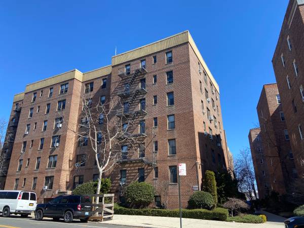 $399,000 / 2br - 900ft2 - Spacious 2 Bedrooms On Shore Rd (Bay Ridge Brooklyn)63816602294147120