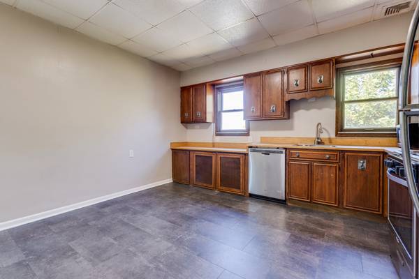 $1,499 / 4br - 428 Natchez--- 4 Bedroom, 1.5 Bathroom--- Available Now!64013202860673121