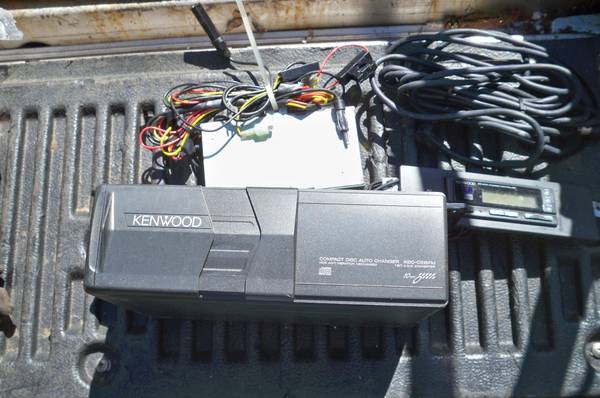 Kenwood 10 disc remote CD changer 1