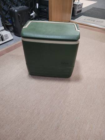 IGLOO COOLER 1