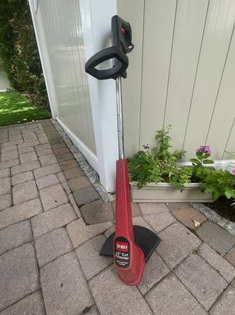 Toro 12" cut Trimmer (Edger) 1