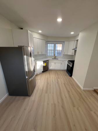 $4,200 / 2br - 1200ft2 - 2 Bedroom, 2 Full Bathrooms, + Office/Bonus Room For Rent!! (Jamaica Plain)63690793386243124