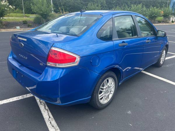 2010 Ford Focus SE Sedan New Tires Current Emission Runs Great !! - $3,900 (Hiram)63620450288513124
