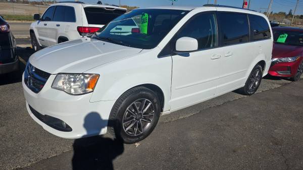 2407 W Michigan Ave, Lansing, MI 48917 1