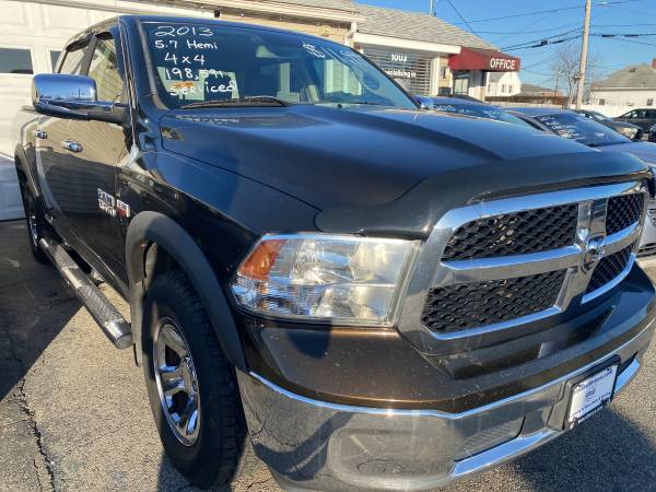 2013 Dodge Ram SLT 4X4 cabina extendida - $9.999 (Cranston)63478979485185122