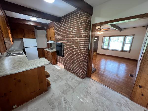 $285,900 / 3br - 1290ft2 - 🍎 #ForSale  3BR 1.1BA @ 1803 E Oakland Ave63994529443587124