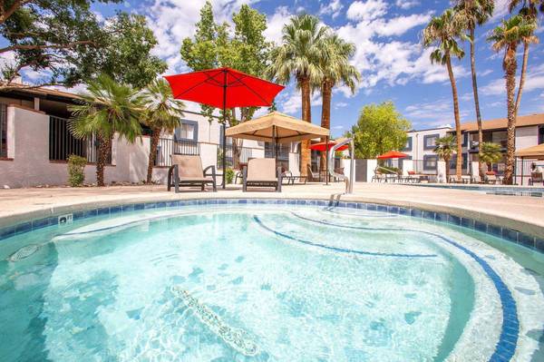 $795 / 1br - 616ft2 - Lavavajillas, Equipamiento de Fitness al Aire Libre, Green de Putting (7700 E Speedway Blvd, Tucson, AZ)63675048958337124