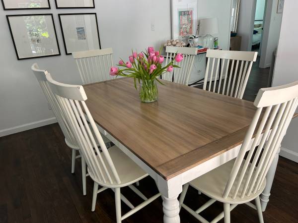 6 White Windsor Chairs for Sale 1